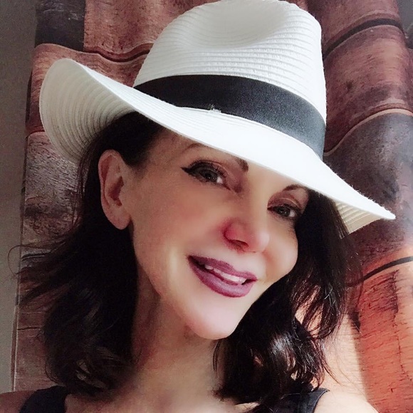 Meet your Posher, Suzanne - Picture 13 of 13